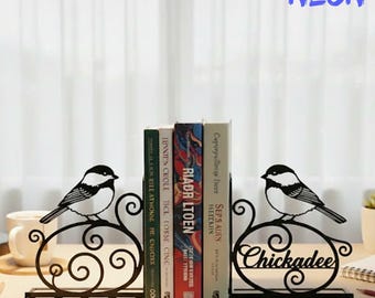 Personalisierte Meise Vogel Buchstützen Metallschild, benutzerdefinierter Name Metall Buchstopper mit Vogel, Geschenk für Vogelliebhaber, Hausbibliothek Dekor