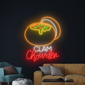Puede incluir: Un letrero de neón con un contorno amarillo y naranja de un tazón de sopa de almejas. El texto "CLAM CHOWDER" está en neón rojo debajo del tazón.