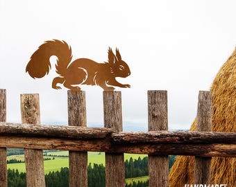 Estaca de metal para cerca de esquilo enferrujado, decoração rústica de fazenda, presente para amantes de animais, decoração natural para casa, estaca para esquilo, estaca para árvore de esquilo