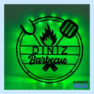 Cartello in metallo per barbecue personalizzato, luce in metallo per barbecue e griglia, luce a LED per barbecue in giardino, arte murale per ristoranti e barbecue, decorazione murale per cucina e casa