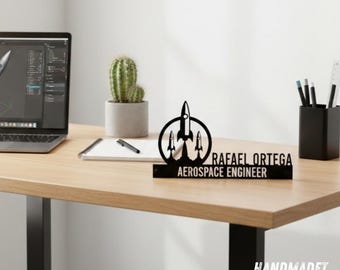 Personalisiertes Schreibtisch-Namensschild für Bürodekor, kundenspezifisches Metallnamensschild mit Raketen, Geschenk für Techniker oder Unternehmen