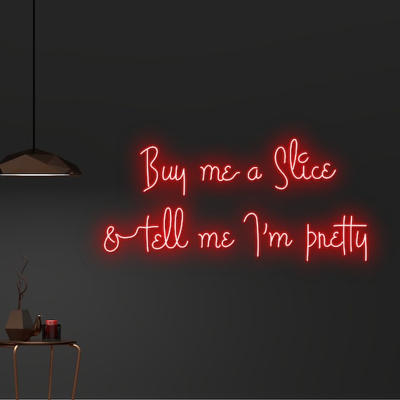 お好きな曲の歌詞を入れたパーソナライズされたLEDサイン。完璧なギフト。 お好きな曲の歌詞を入れたパーソナライズされたLEDサイン。完璧な