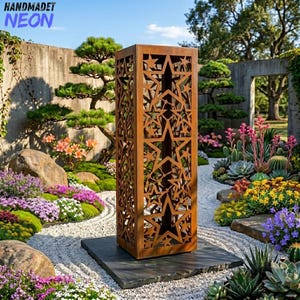 Columna de jardín geométrica de metal con forma de estrella, decoración exterior moderna y estelar, estilo art déco, ideal para porches y patios, como centro de mesa de jardín.