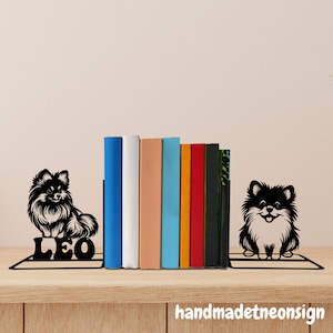 Custom Pomeranian Dog Metal Bookends, Dog Name Bookend, Dog Table Sign, Pet Bookshelf Decor, Book Lover Gift, Dog Metal Desk Home Decor