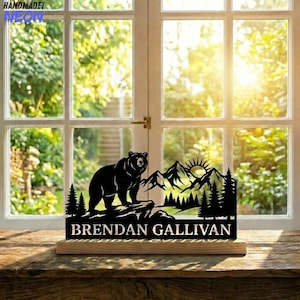 Personlig metalldekoration för björnberg, bordsskylt med eget namn, dekoration för skogsstuga, gåva för naturälskare, rustik heminredning