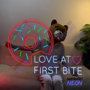 Love At First Bite Donut Neon Light, Donut Love At First Bite Neon Sign, Donut Led Light, Donut Bakery Led Sign, Cake Baking Room Wall Decor