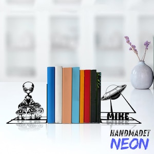 Custom Alien Bookends, Alien Book Ends, Alien Bookshelf Home Decor, Book Lover Gift, UFO Metal Bookend, UFO Bookend, Book Shelf Decor
