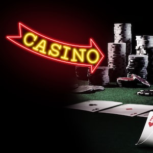 Casino Neon Sign, Casino Club Led Light, Monete Decor, Icone di gioco per Casino, Carte da gioco Poker Aces, Poker Club e Casino Decor