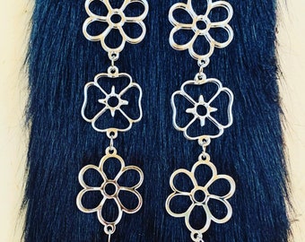 Dangle earrings