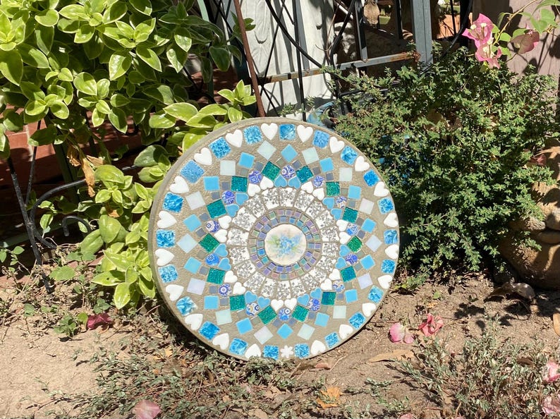 Moule à Pierre Décorative Ronde Mandala 10 Pouces - Pour Béton, Ciment Ou Plâtre - Fait Main