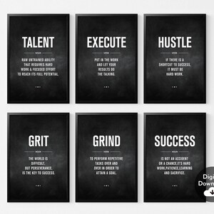 Puede incluir: Seis carteles imprimibles en blanco y negro con citas motivacionales sobre talento, ejecución, esfuerzo, determinación, trabajo duro y éxito. Cada cartel presenta un fondo blanco con texto negro.