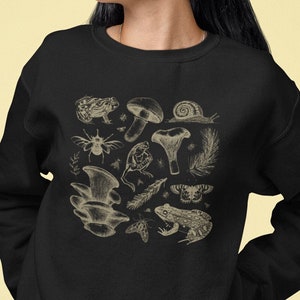 SWEATSHIRT - Mushroom, Frogs and Bugs Sweater, Botanical Dark Academia Sweatshirt, Cottagecore Aesthetic Sweatshirt, Biology Goblincore Gift