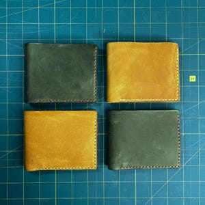 Elegante billetera de cuero para hombre: billetera plegable con iniciales grabadas