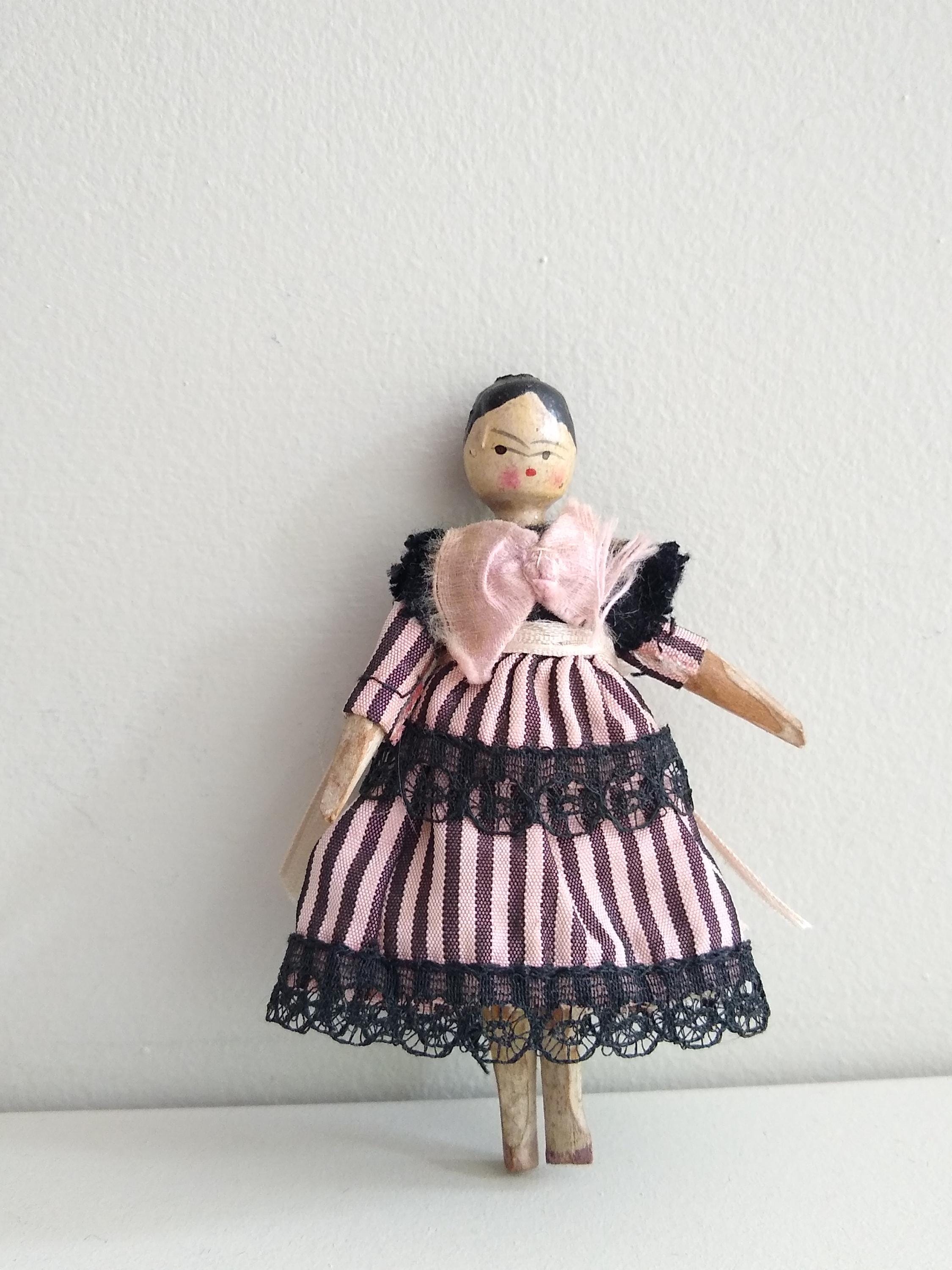 A Pretty Grodnertal Doll Etsy Canada