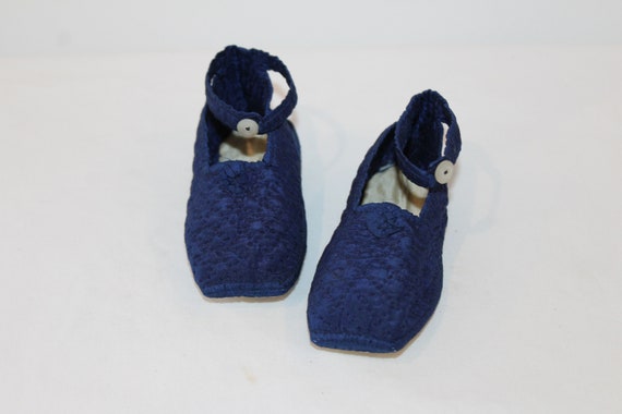 A Pair of Antique Quilted Baby Shoes, Circa 1840 - image 2