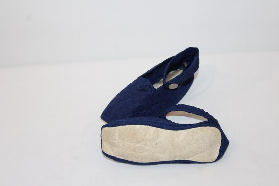 A Pair of Antique Quilted Baby Shoes, Circa 1840 - image 4