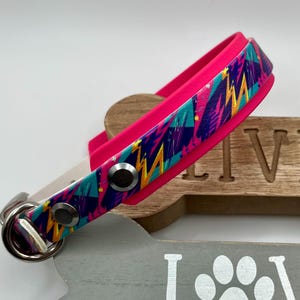Retro 80s Biothane Dog Collar, Small (10–12&quot;), 5/8&quot; Pattern with 1&quot; Pink Backing
