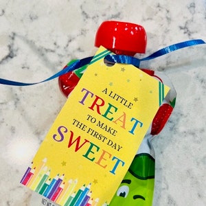Printable A little treat to make the first day sweet tag