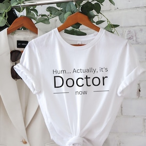 Maglietta per neo-dottori, è davvero un dottore, regalo per dottorato, regalo per studenti di medicina, regalo per laureati in medicina, regalo per neo-dottori, regalo per la scuola di dottorato