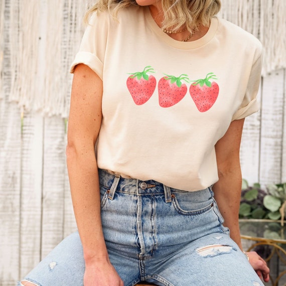 ◇ILLIGO◇ Strawberry Fitted T-shirt Cream Strawberry Fitted T-shirt Cream - ILLIGO