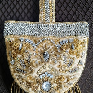 ヴィンテージビーズのイブニングバッグ：エレガントなパーティーバッグ