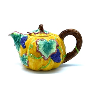 Majolica Pumpkin Teapot, Nantucket Ceramic Grapevine Teapot, Cottagecore Fall Decor, Rustic Harvest Table Accent, Autumn Kitchen Collectible