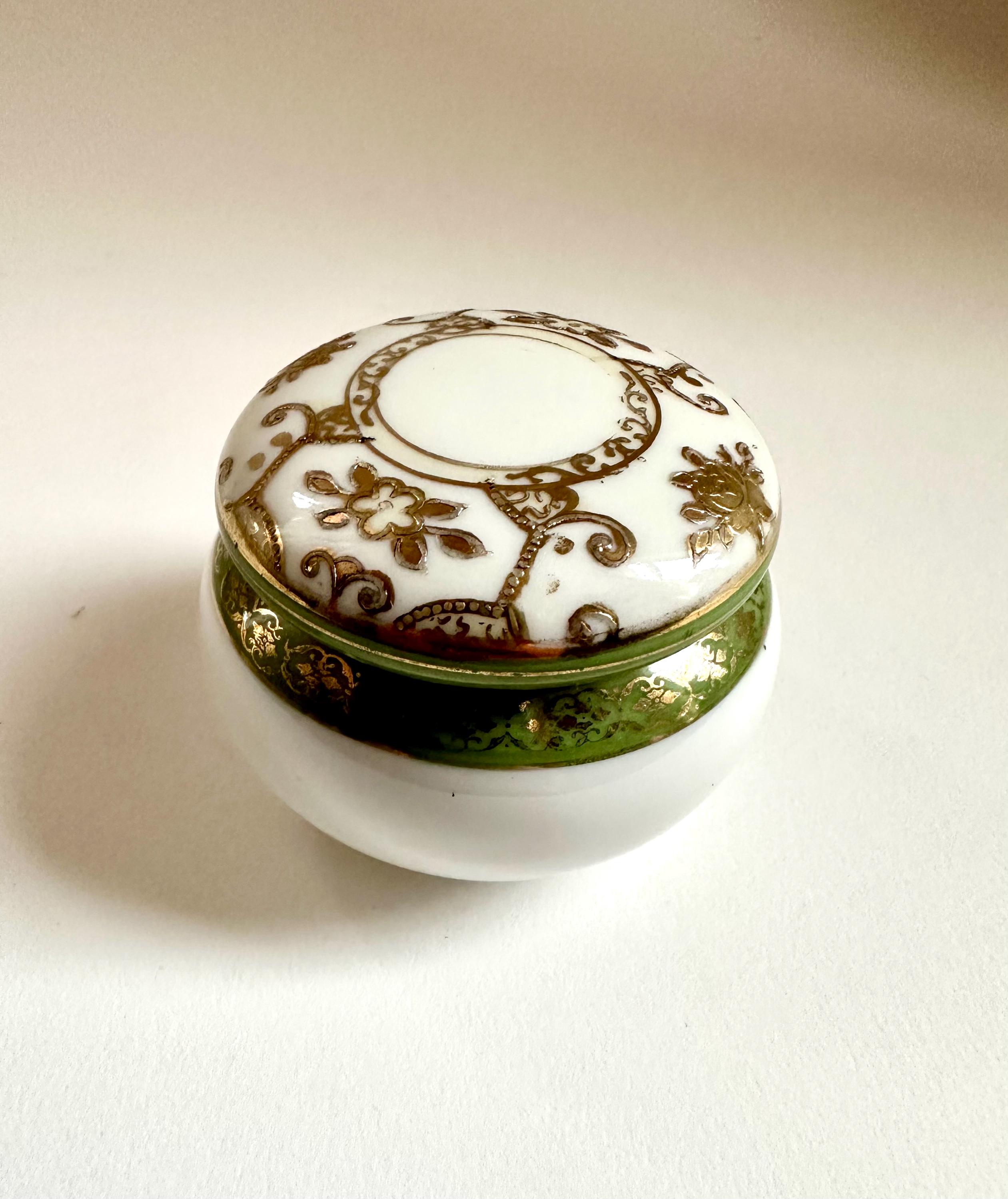 ノリタケボーンチャイナの小物入れ2個 アンティーク（1920年代）日本製手作りノリタケボーンチャイナ小物入れ