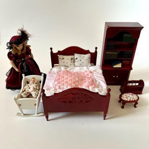 Vintage Set of 7 pieces Dolls House 1:12 Scale Wooden Furniture Bedroom