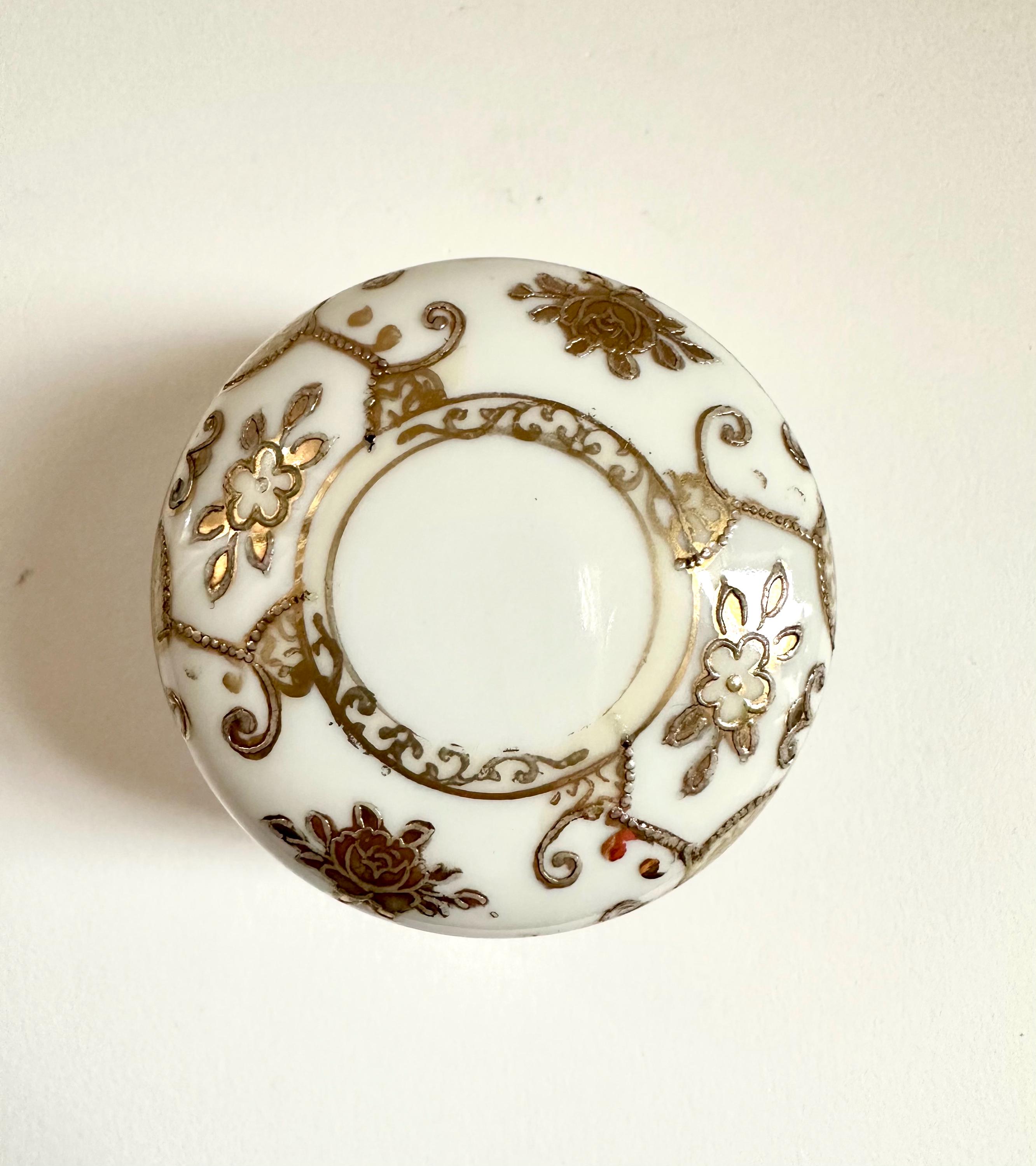 アンティーク（1920年代）日本製手作りノリタケボーンチャイナ小物入れ