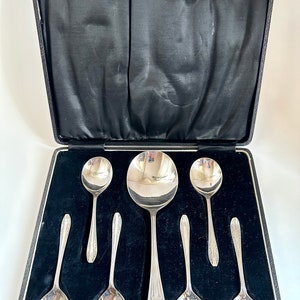 Art Deco EPNS SilverPlated Giftware 7 Spoons set in the Original Box. Made in England