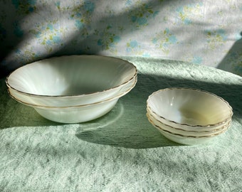 Set of 5 Vintage Anchor Hocking Fire King Golden Swirl/Shell Milk Glass Bowls