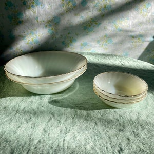Set of 5 Vintage Anchor Hocking Fire King Golden Swirl/Shell Milk Glass Bowls