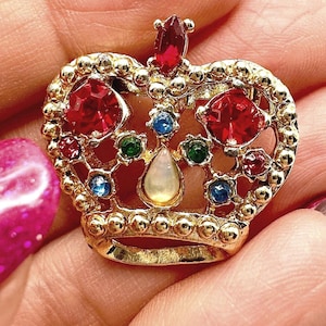 Vintage Crown Brooch: Gold Tone with Rhinestones & Opalescent Stone
