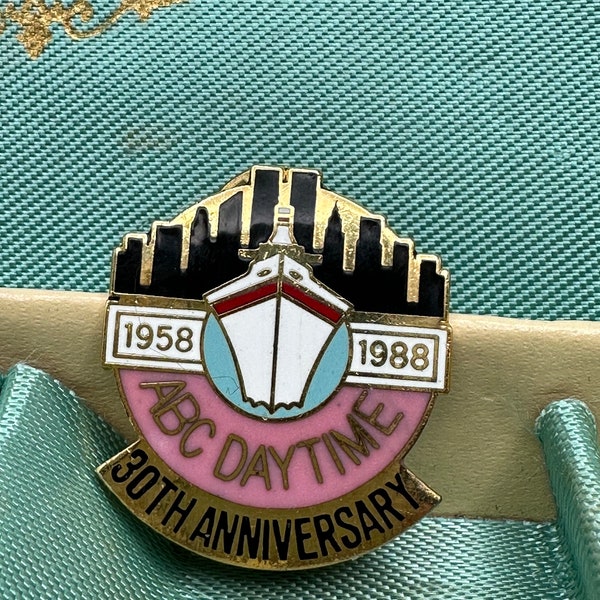 Vintage ABC Daytime 30th Anniversary Large Tack Pin, Gold Tone Enameled Double Tack Pin, New York Skyline