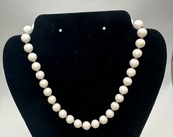 Vintage White Beaded Necklace, White and Gold Bead Necklace