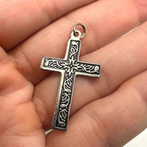 Vintage Silver Tone Cross Pendant: Etched Black Detail