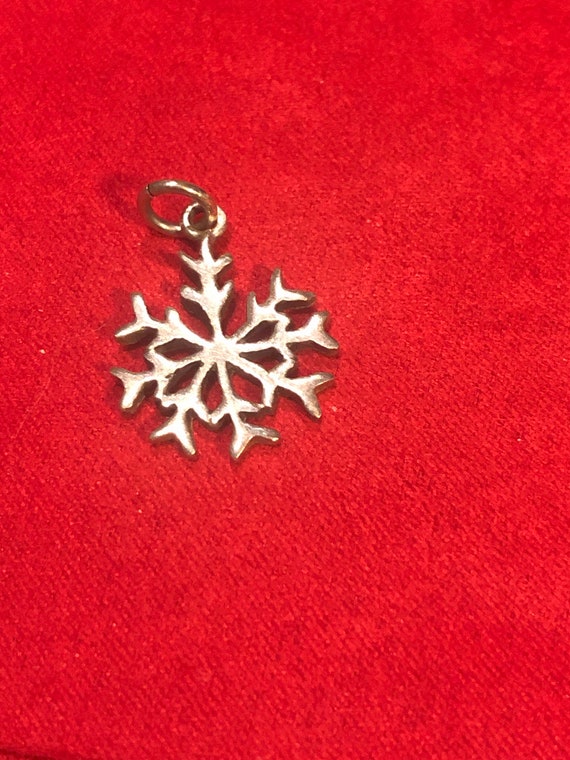Superb Platinum Snowflake Diamond Pin/Pendant, circa 1950