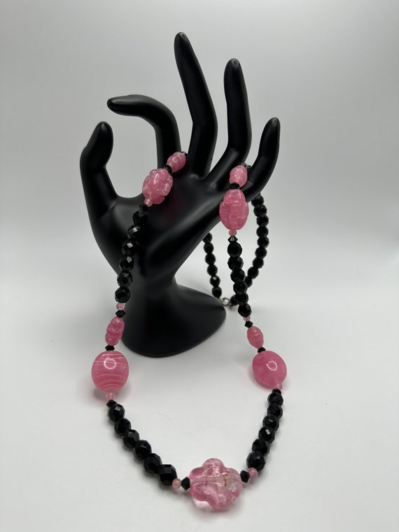 Vintage Black Glass and Pink Art Glass Beaded Nec… - image 4