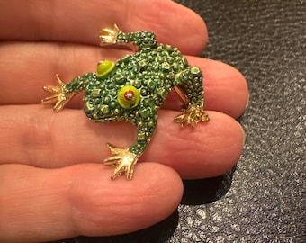 Vintage Green Frog Brooch: Signed Gerry’s, Gold Tone