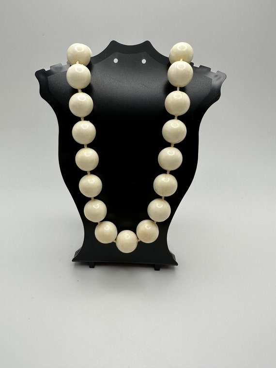 Vintage Cream Beaded Necklace, Cream Colored Knot… - image 4