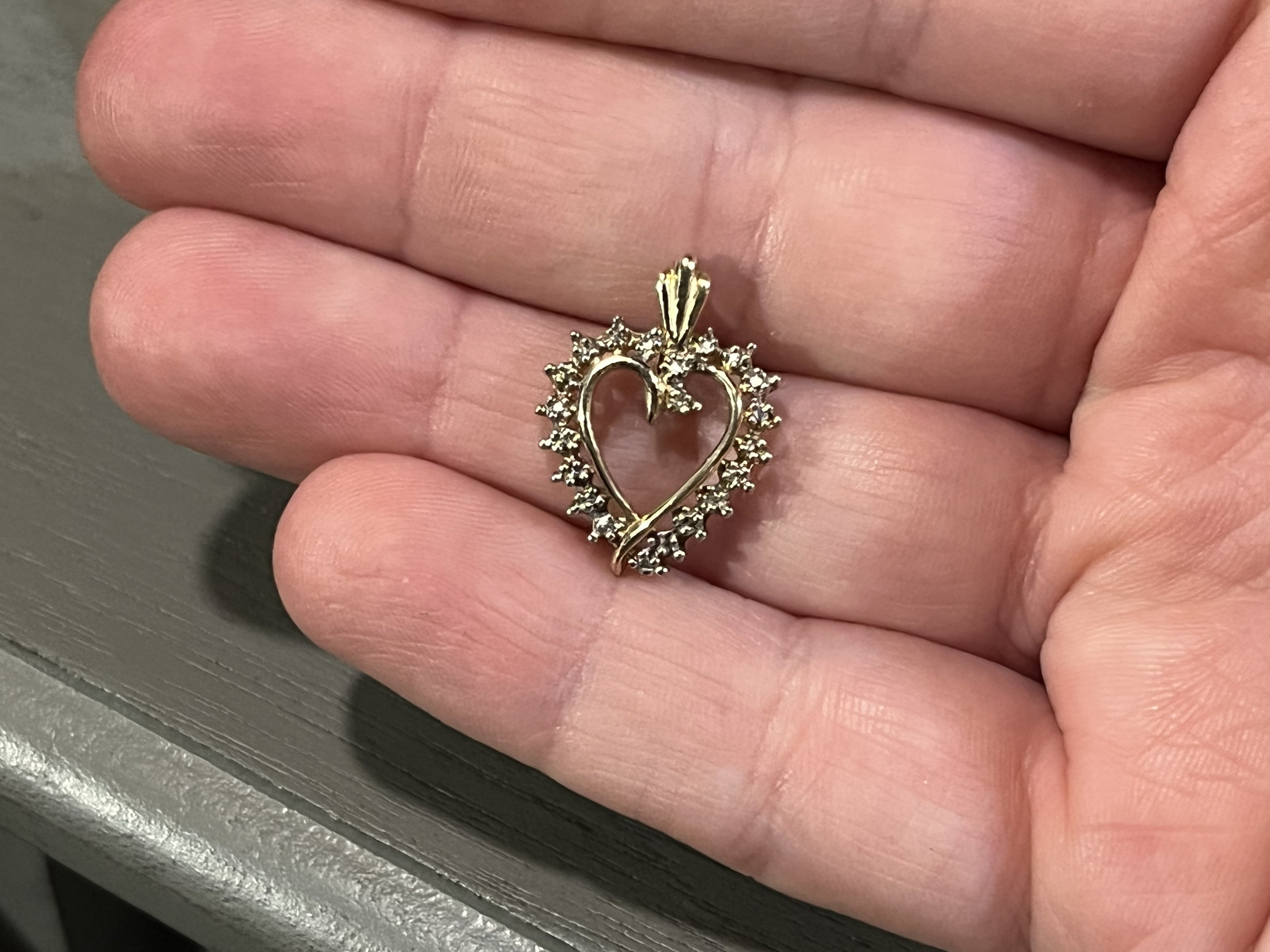 Jcm 10k heart necklace deals