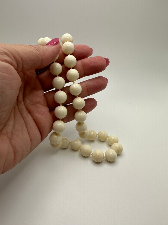 Vintage Cream Beaded Necklace, Cream Colored Knot… - image 7