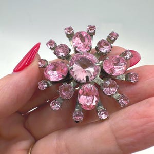 Vintage Pink Rhinestone Brooch, Beautiful Atomic Burst Style Pink Silvertone Brooch, Lovely Vintage Pink Sparkling Pin