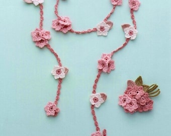 Modèle au crochet de bijoux fleuris, modèle au crochet pour cordon à lunettes et broche, collier au crochet, applications de fleurs, décoration de fleurs