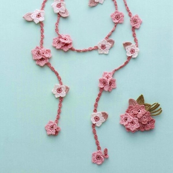 Modèle au crochet de bijoux fleuris, modèle au crochet pour cordon à lunettes et broche, collier au crochet, applications de fleurs, décoration de fleurs