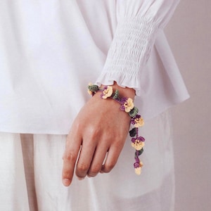 Crochet jewelry flower pattern, bracelet crochet Pansy, crochet Viola bracelet, crochet accessories, floral jewelry. ONLY PATTERN