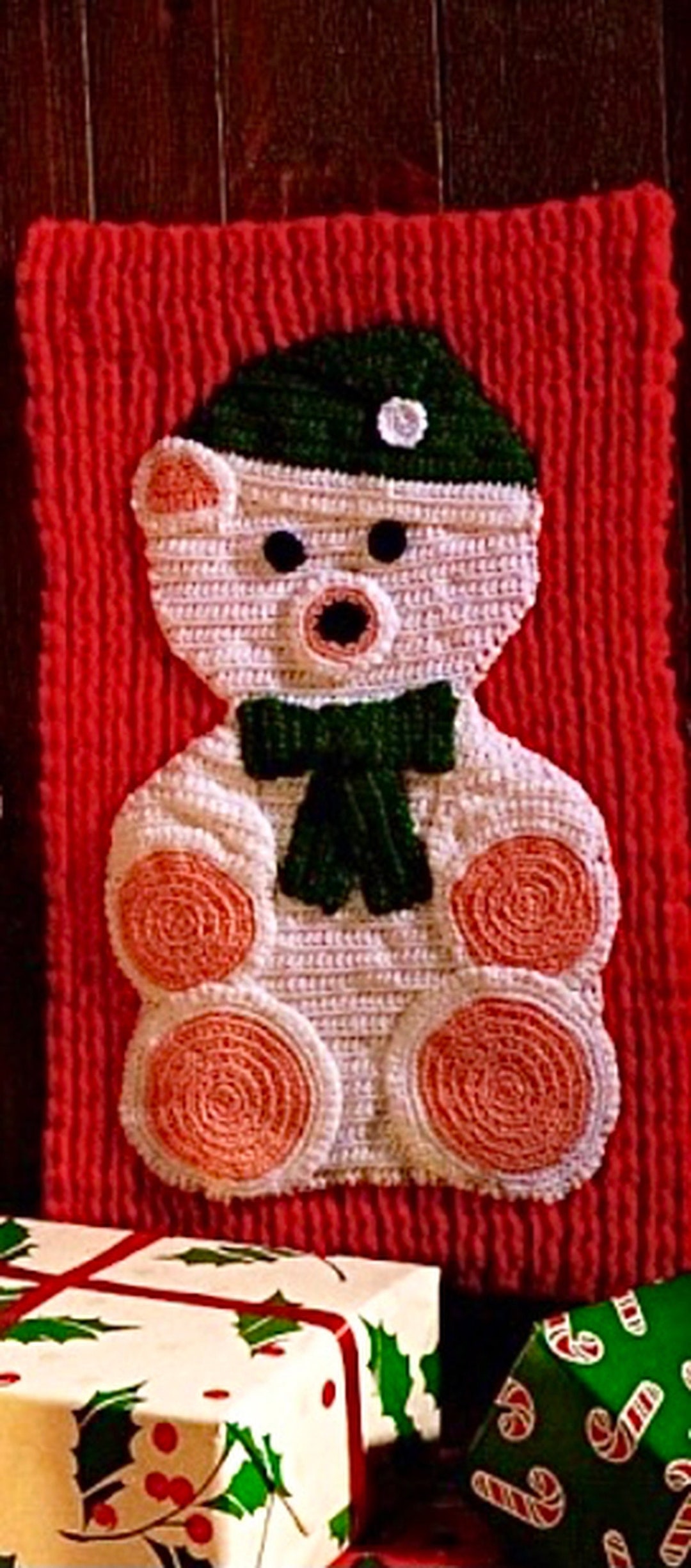 【ベル】 Crochet Bear Wall Hanging Pattern: Vintage Christmas Decor (PDF