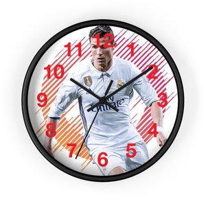 Cristiano Ronaldo Soccer Wall Clock: Sports Fan Decor