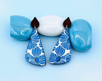 Orecchini in legno a goccia con fiori blu, ipoallergenici, stile boho