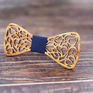 WOODEN BOW TIES, Butterfly Bow Tie, Wedding Bow Tie, Bow Ties For Men, Hand Carved Wooden Bow Tie With Adjustable Strap, Gift For Groomsmen